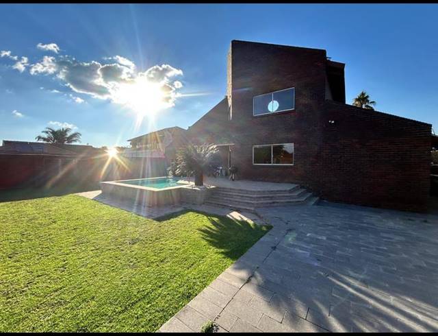 4 BEDROOM HOUSE FOR SALE IN NEW STATE AREA